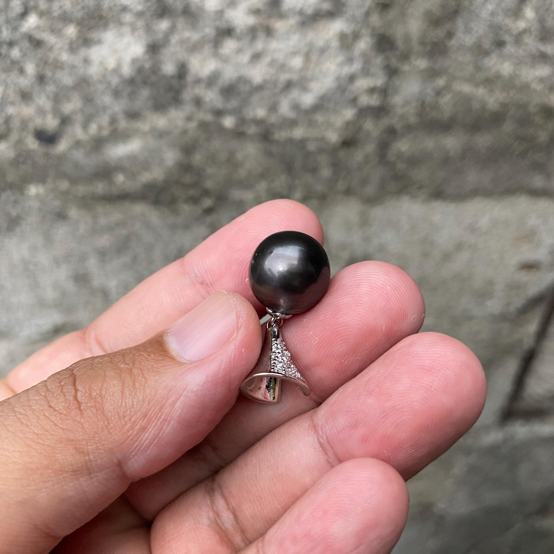 Real south sea pearl saltwater pearl seawater pearl Pendant (BLACK) BoZorX